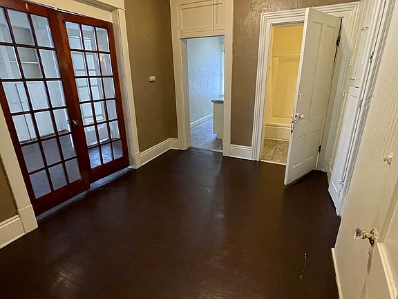 3rd image of 500 1/2 S 5th St #1