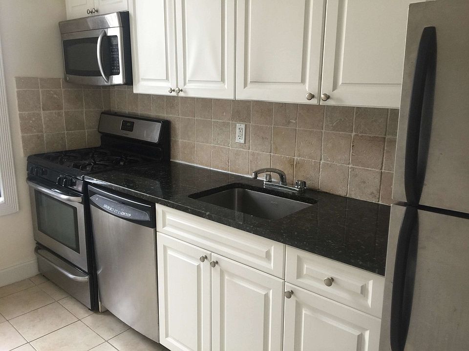 1st image of 568 Pacific St #2