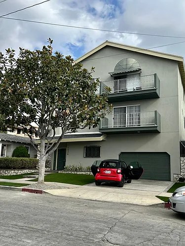 1526 Orizaba Ave #3 Photo 1