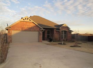 431 Westchester Ct, Ada, OK 74820