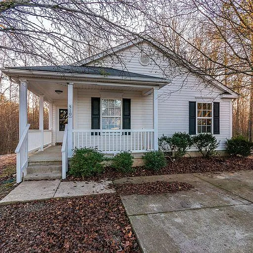 3 bed, 1118 sqft, $3,500 — Photo 3