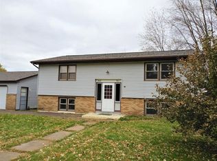 509 Central Dr W, Braham, MN 55006