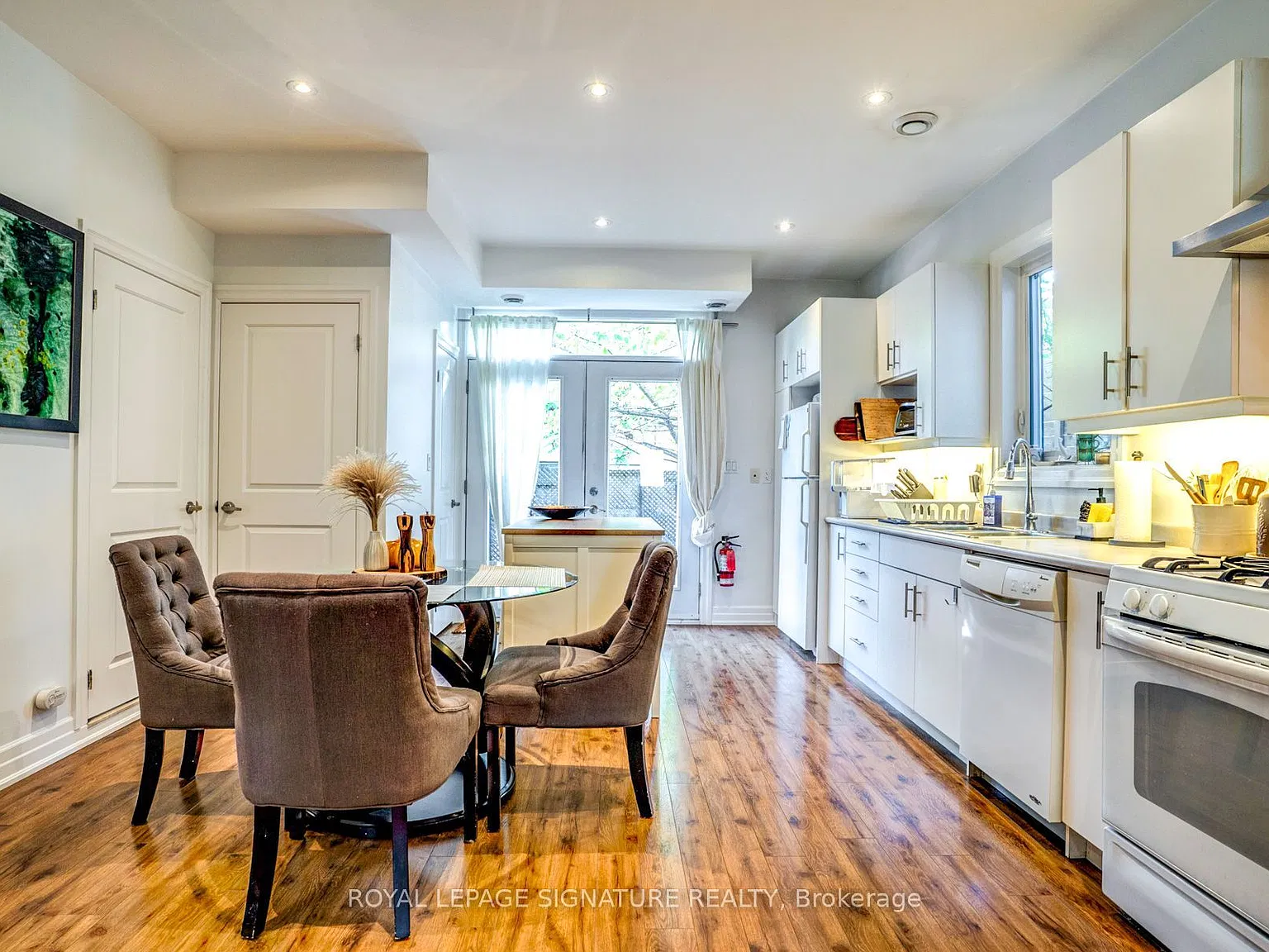 3 bed, $4,200 — Photo 3