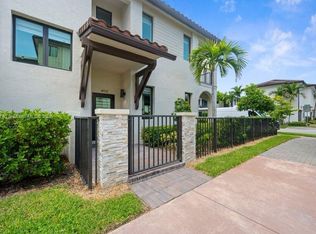 4712 NW 83rd Ave, Doral, FL 33166