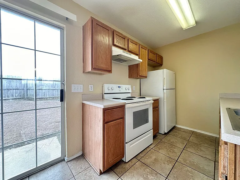 5910 Greengate — Photo 26