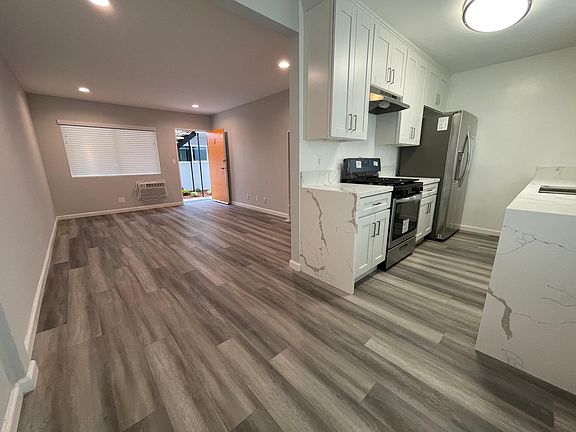 4th image of 139 N Belmont St #F