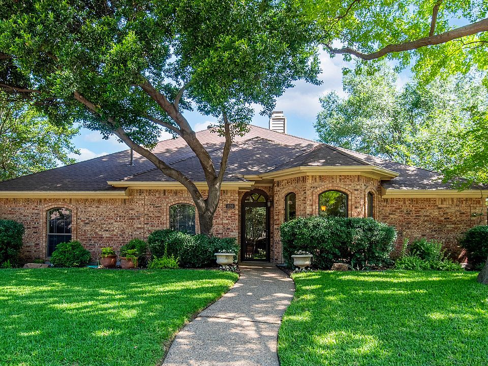 1st image of 326 Spanish Moss Dr