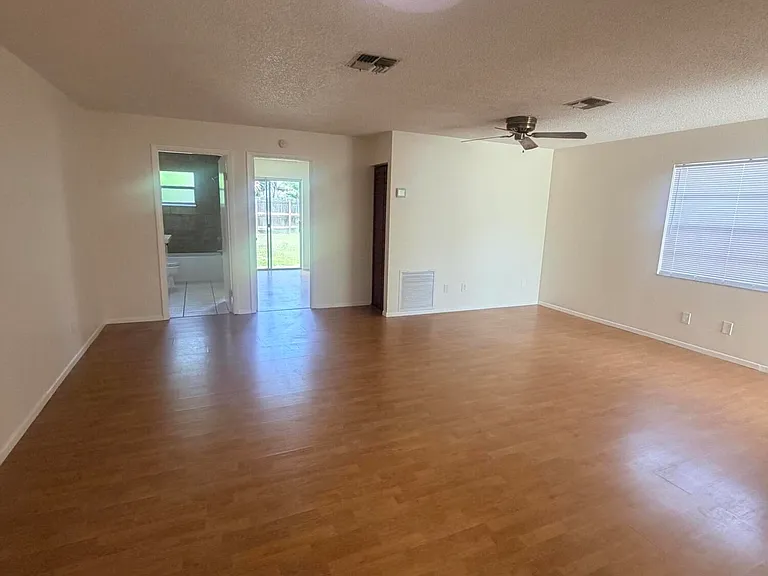 36 Elton St #B — Photo 8