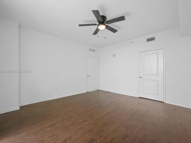 7910 Harbor Island Dr #402 — Photo 17