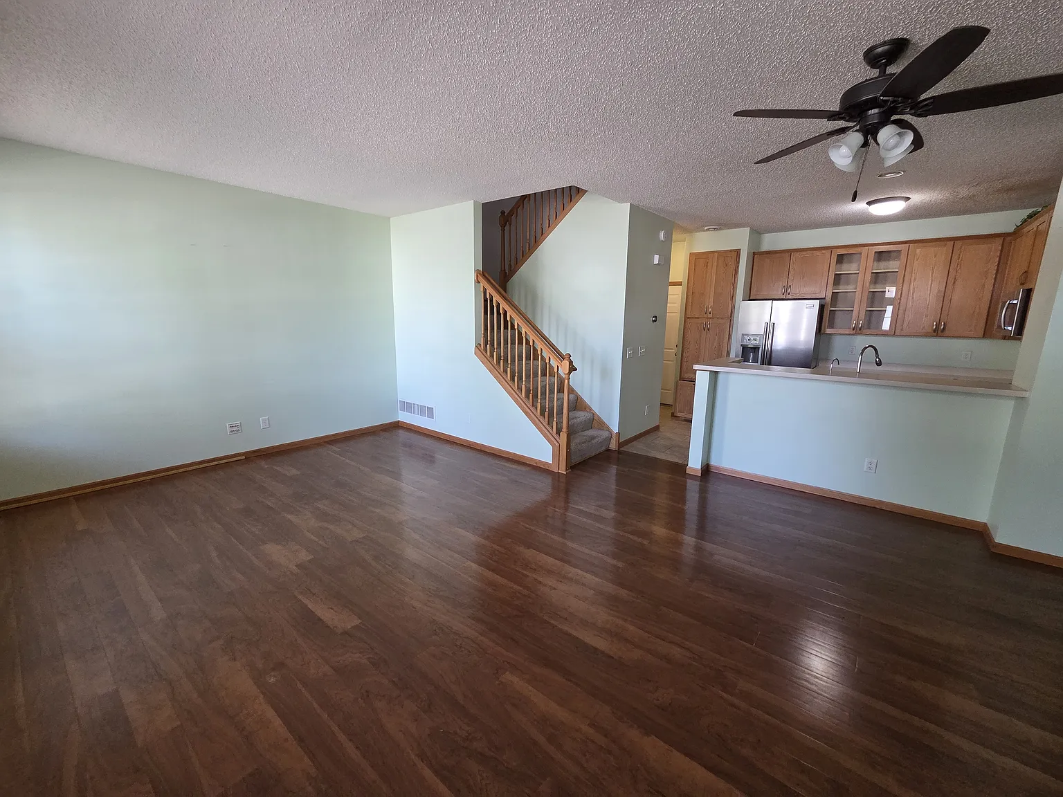 3 bed, 1532 sqft, $2,400 — Photo 2