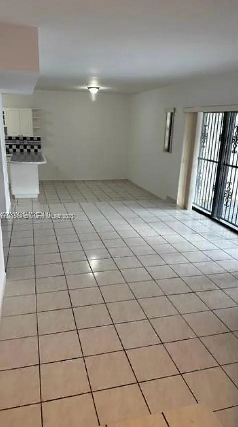 3 bed, 1430 sqft, $3,100 — Photo 3