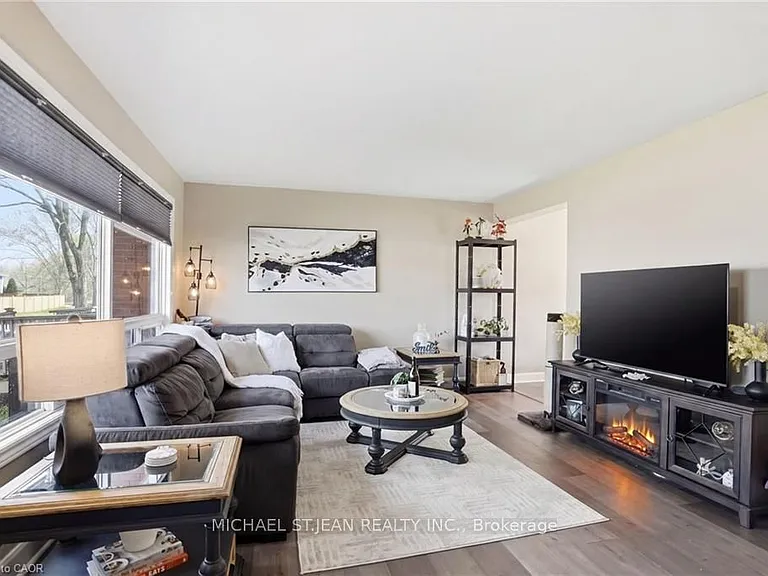 282 Roach Ave — Photo 12