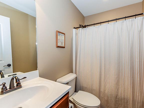 5th image of 2747 Waters Place Dr
