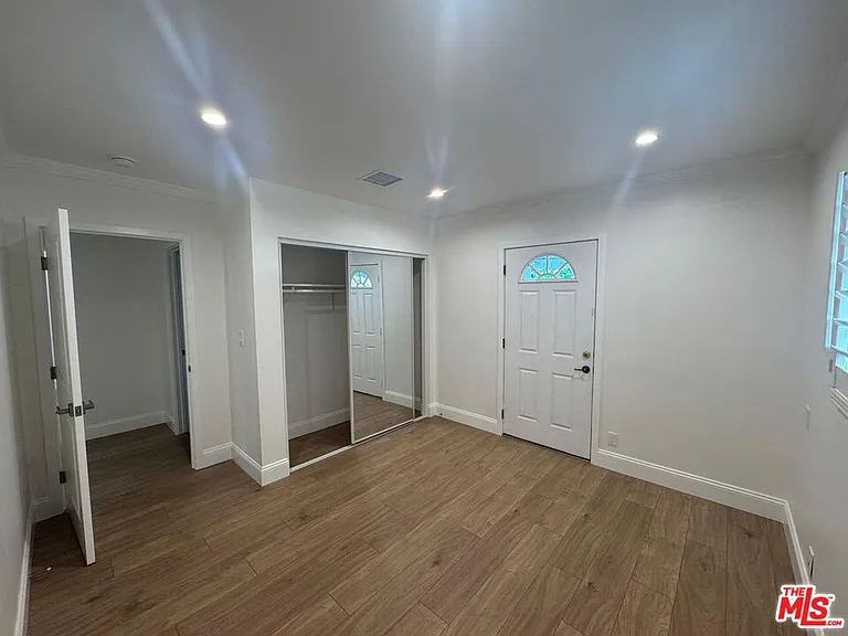 6542 Zelzah Ave — Photo 8