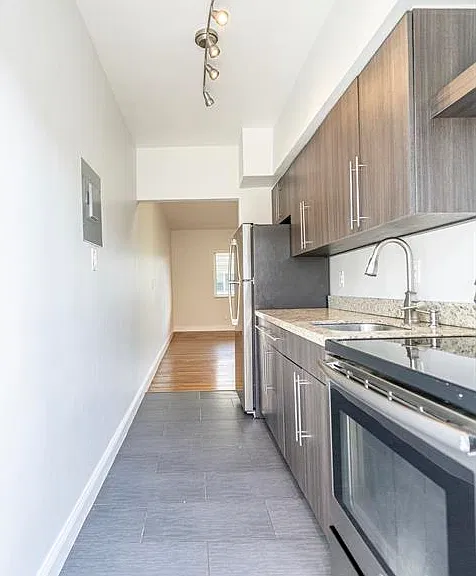 8330 Byron Ave #7 — Photo 10
