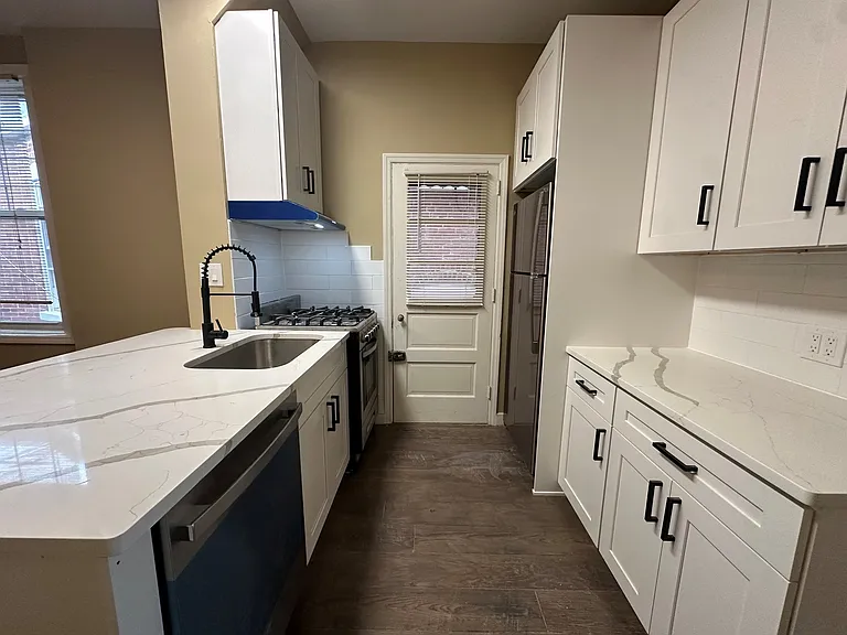 218 W 14th St #3 — Photo 3