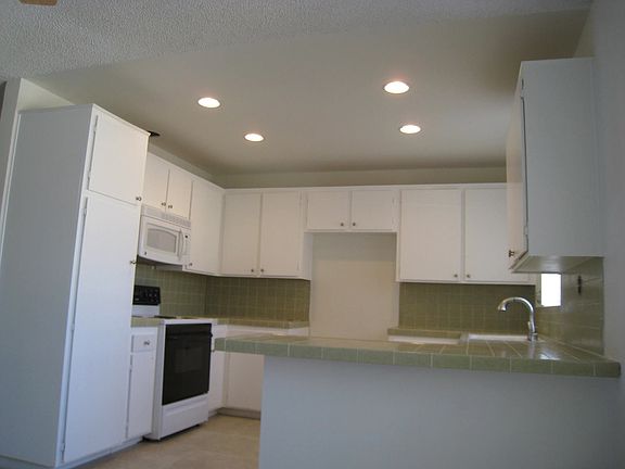 2nd image of 1916 Harriman Ln