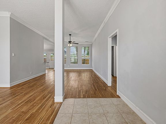 5th image of 909 Katie Ln