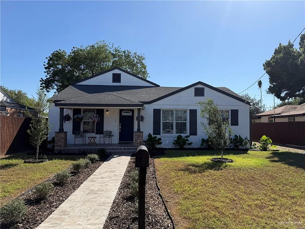3 bed, 3.0 bath, 1935 sqft, $2,000 — Photo 2