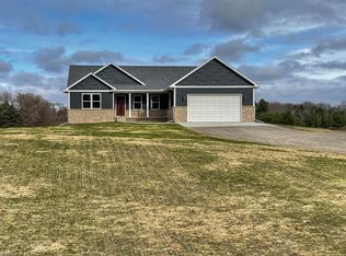7951 Almont Rd, Almont, MI 48003