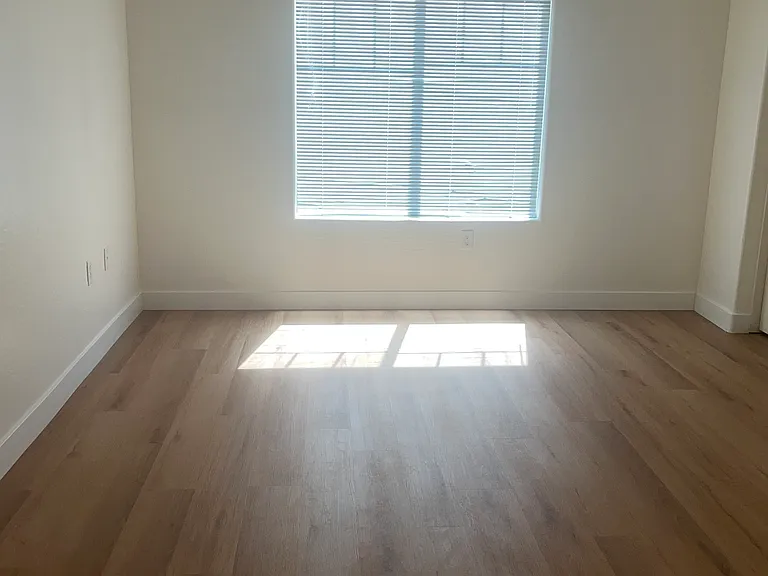 525 N Miller Rd #120 — Photo 18