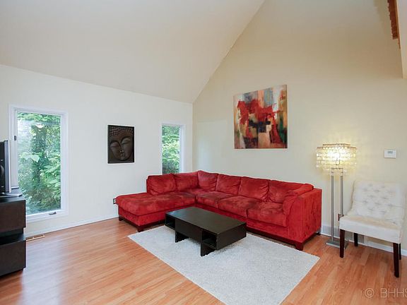 9095 uv ave-105