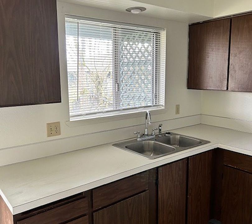 1st image of 3102 Harney St #8