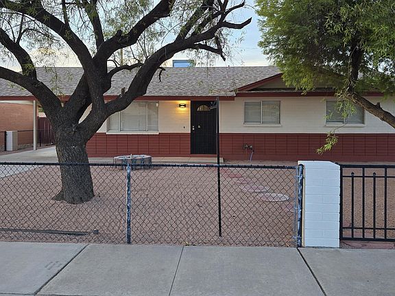 2nd image of 264 E 9TH Drive