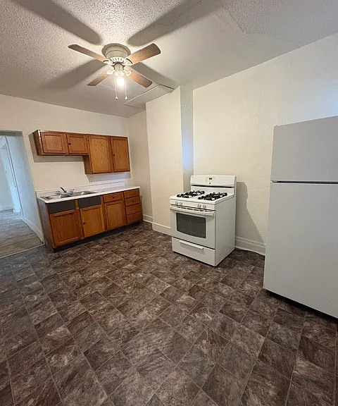 353 Parker Ave #L2 — Photo 4