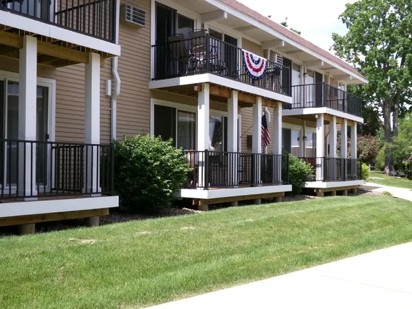 2501 South Browns Lake DRIVE #D2, Burlington, WI 53105