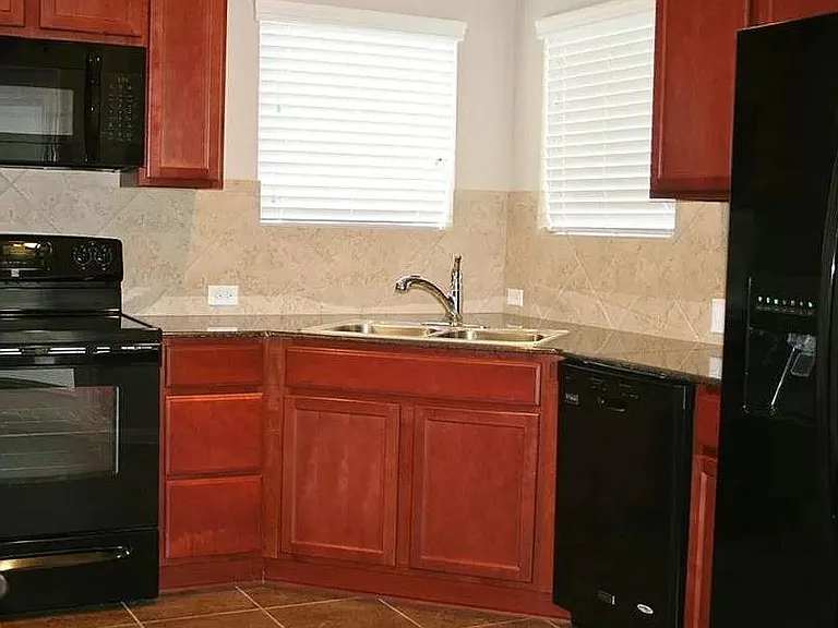 517 Wedgwood Dr — Photo 7