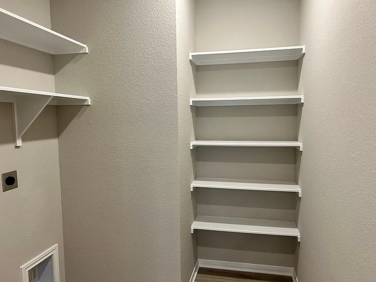 10211 Six Shooter Ln — Photo 9