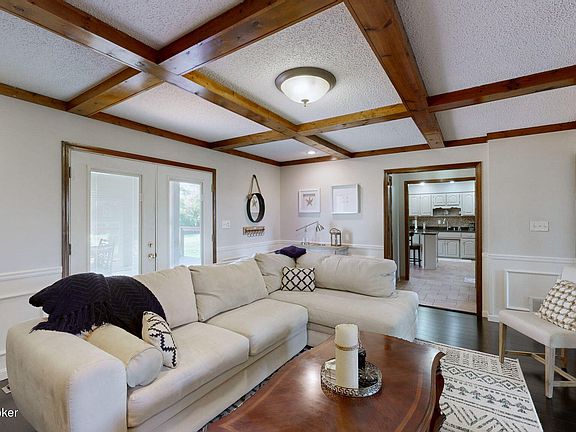 2nd image of 1039 Cobblestone Cir