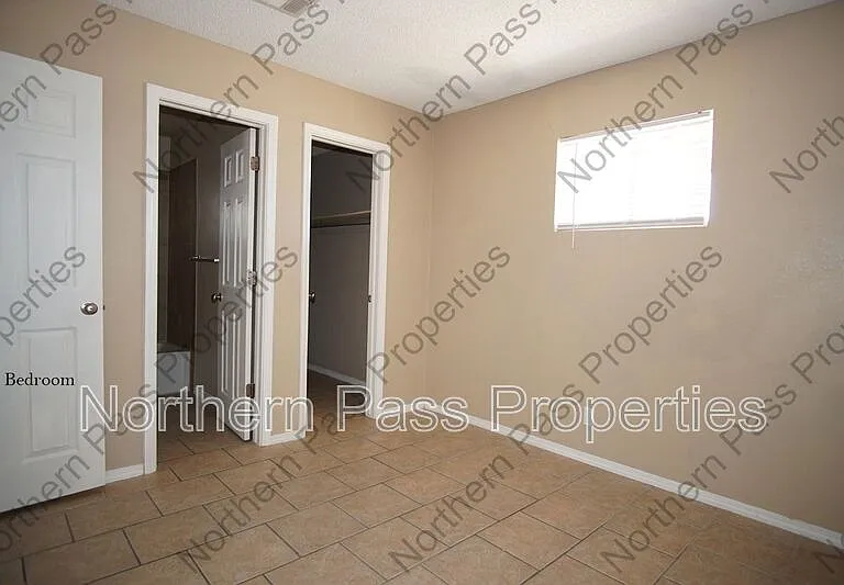 8604 Lawson St #3 — Photo 9