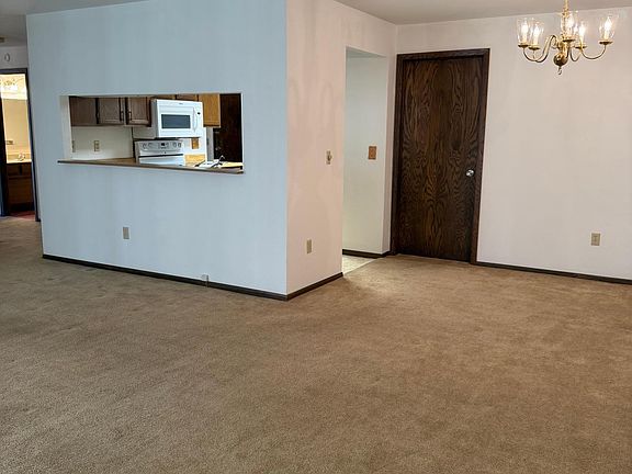 4th image of 2679 Albion Ave APT 108
