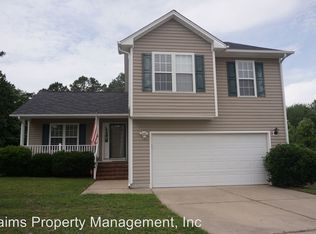 2620 Daniel Boone Ln, Hope Mills, NC 28348