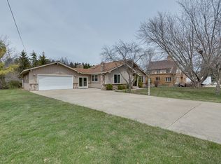 6234 Larchmont Dr, Racine, WI 53406