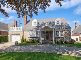 7 Stewart Ave, Garden City, NY 11530