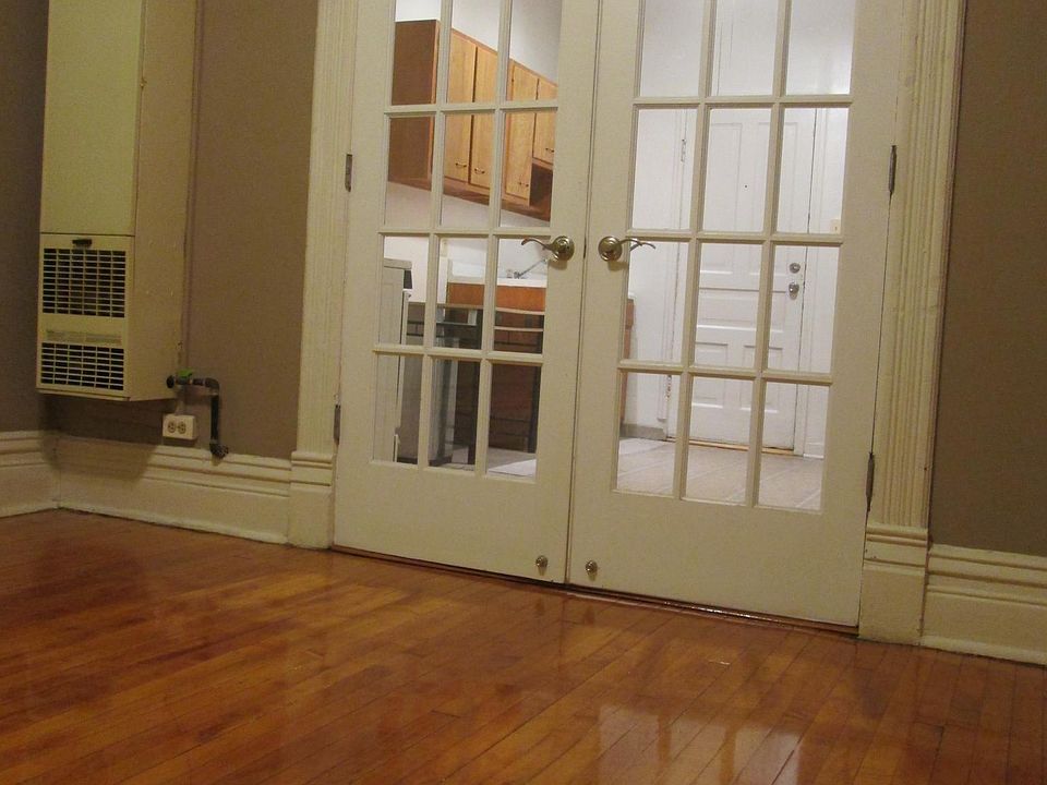 LR with French Doors closed