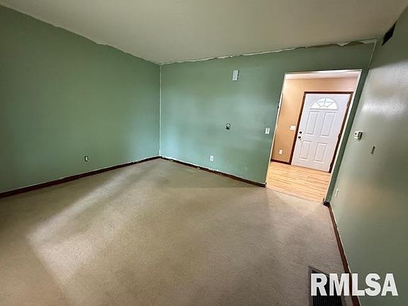 3rd image of 172 James Dr #C