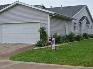 8 Lighthouse Ln, Hampton, IL 61256