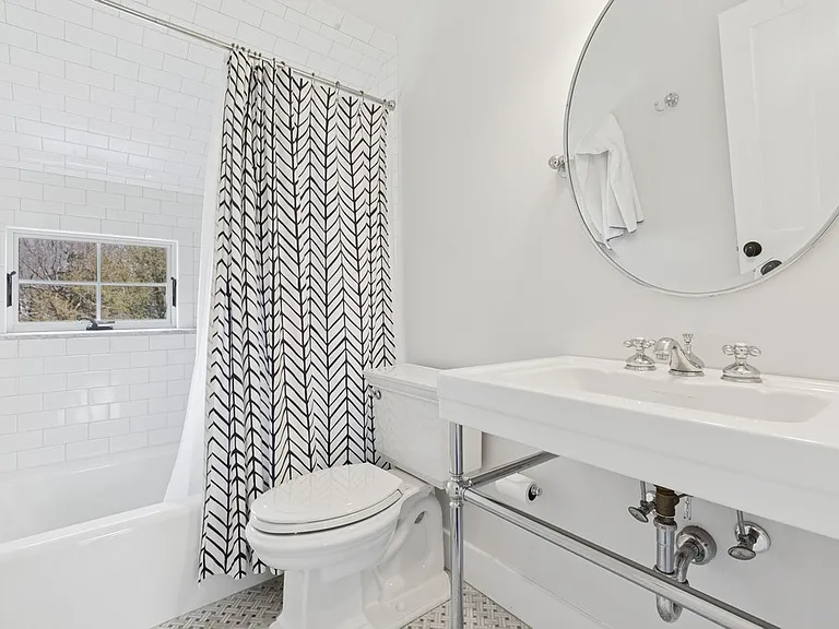 18 Dickerson Dr — Photo 14
