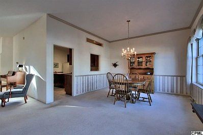 5th image of 2819 Oakwood Dr