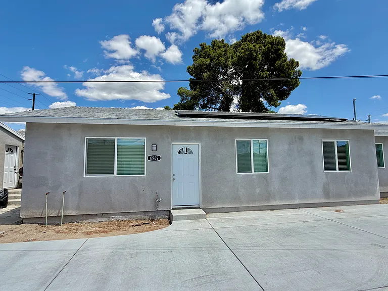 6989 Del Rosa Ave — Photo 15