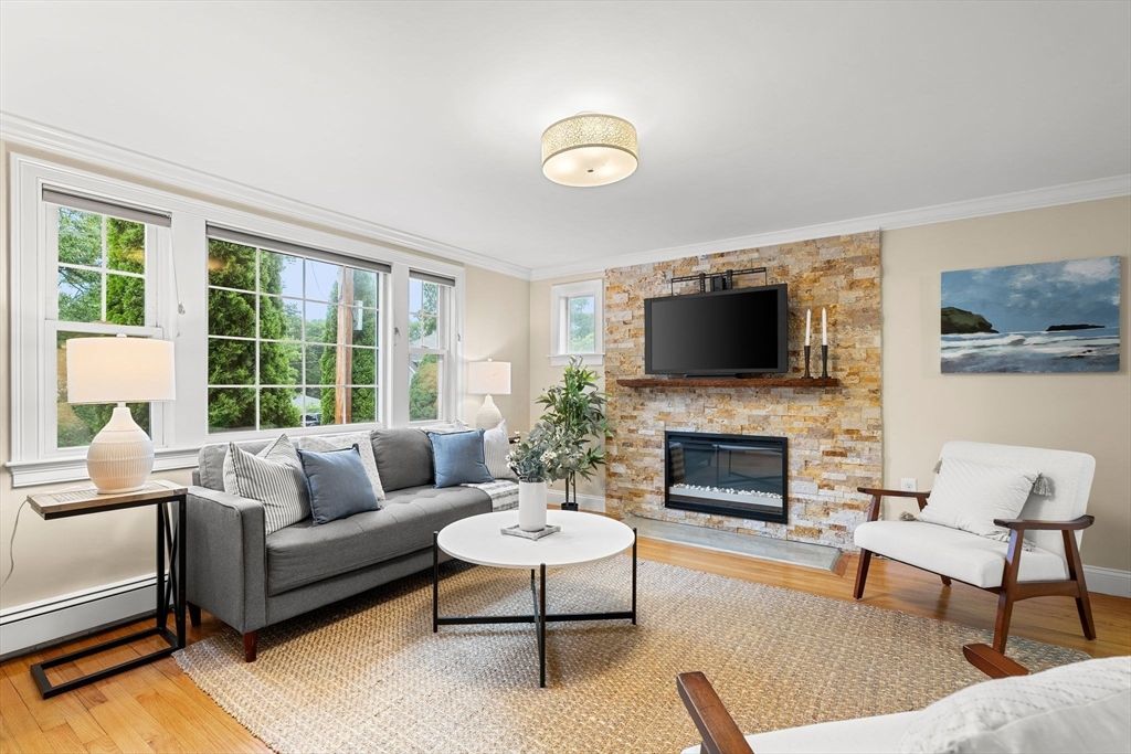 19 Cunningham Cir, Waltham, MA - More
