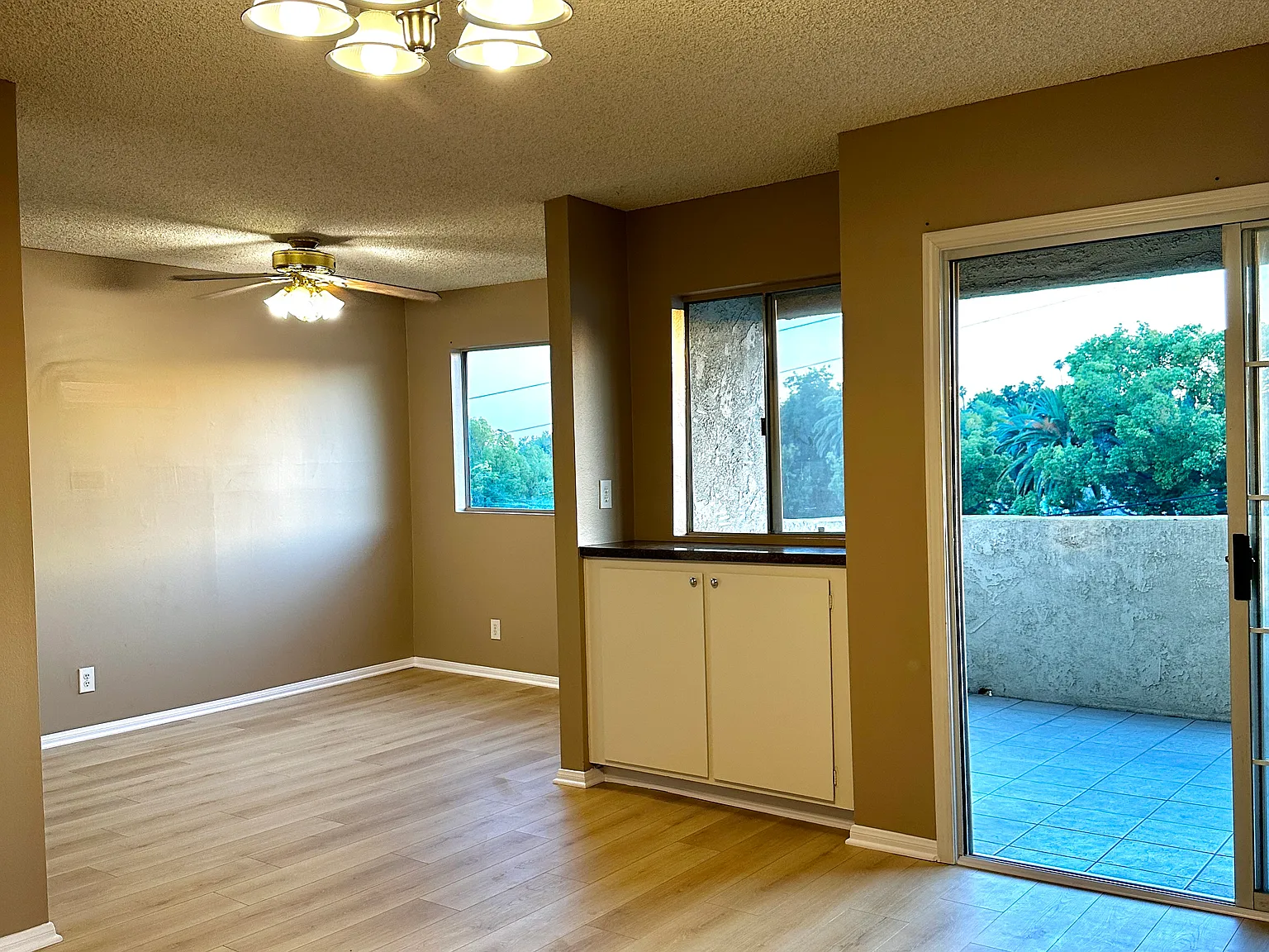 1 bed, 887 sqft, $2,500 — Photo 3