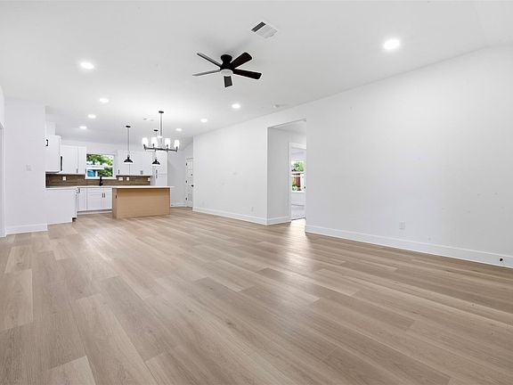 3rd image of 1415 Taylor Ave