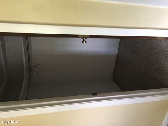 3rd image of 9502 Turkey Oak Bnd
