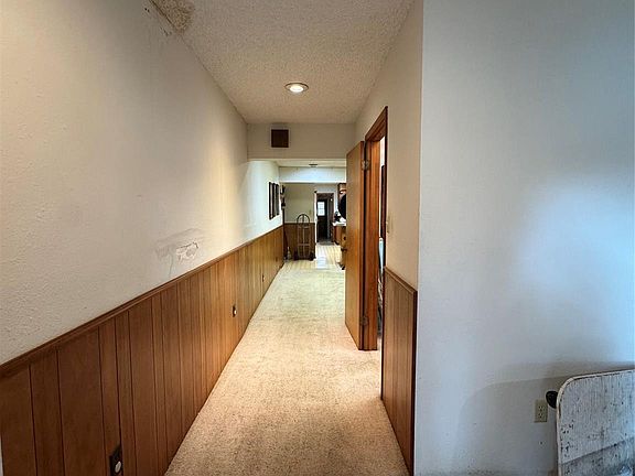 5th image of 212 E Elizabeth Ave