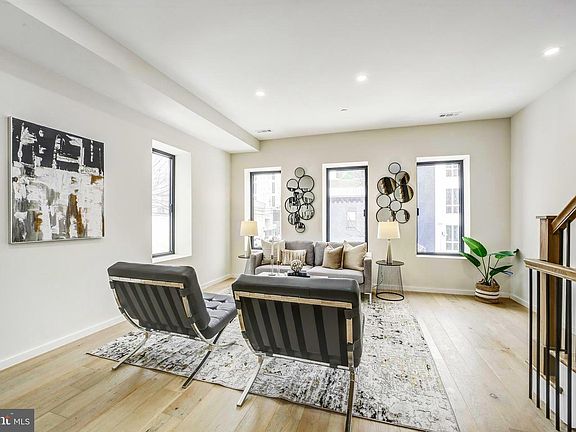 5th image of 1146 16th St NE #B